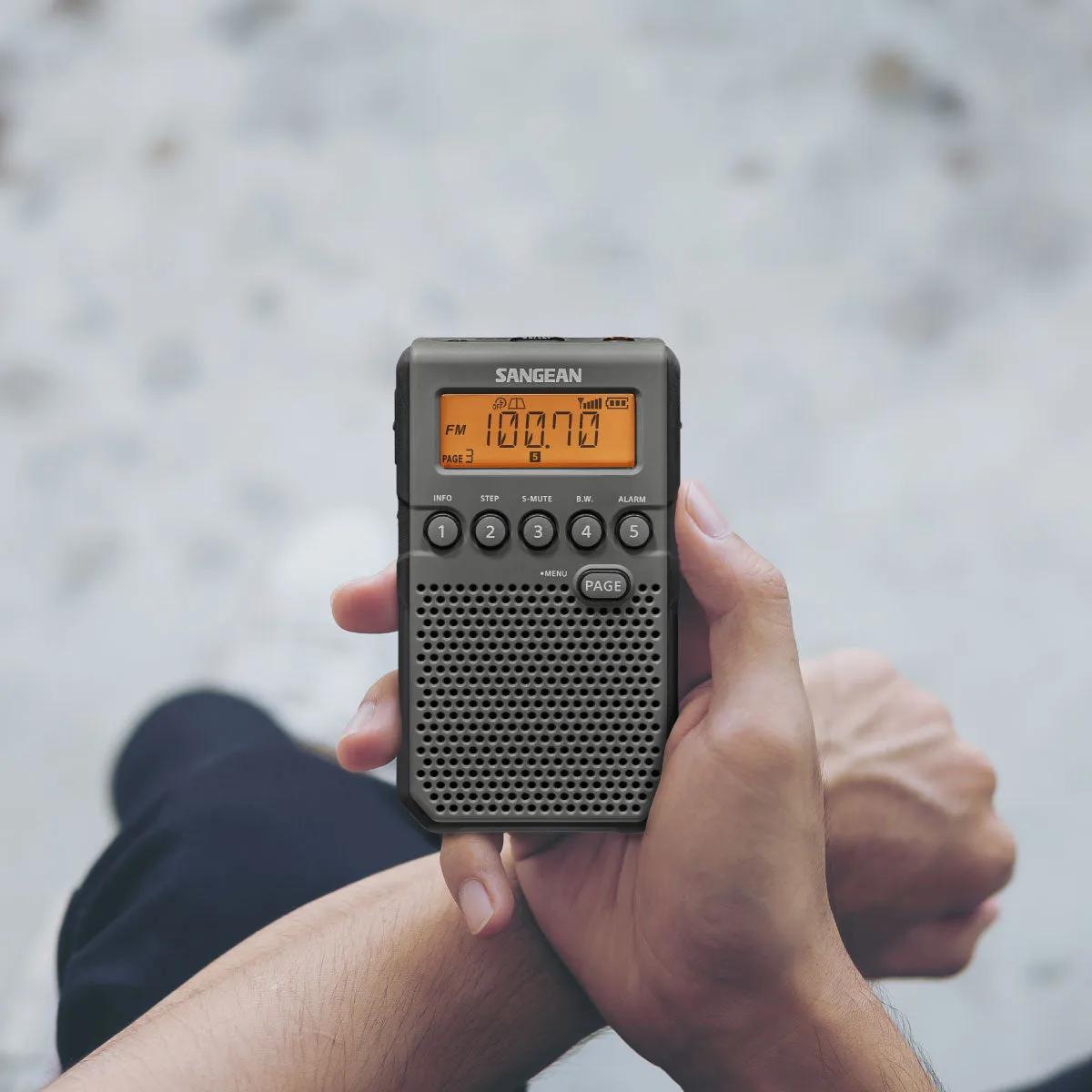 AM / FM / Weather Alert Pocket Radio