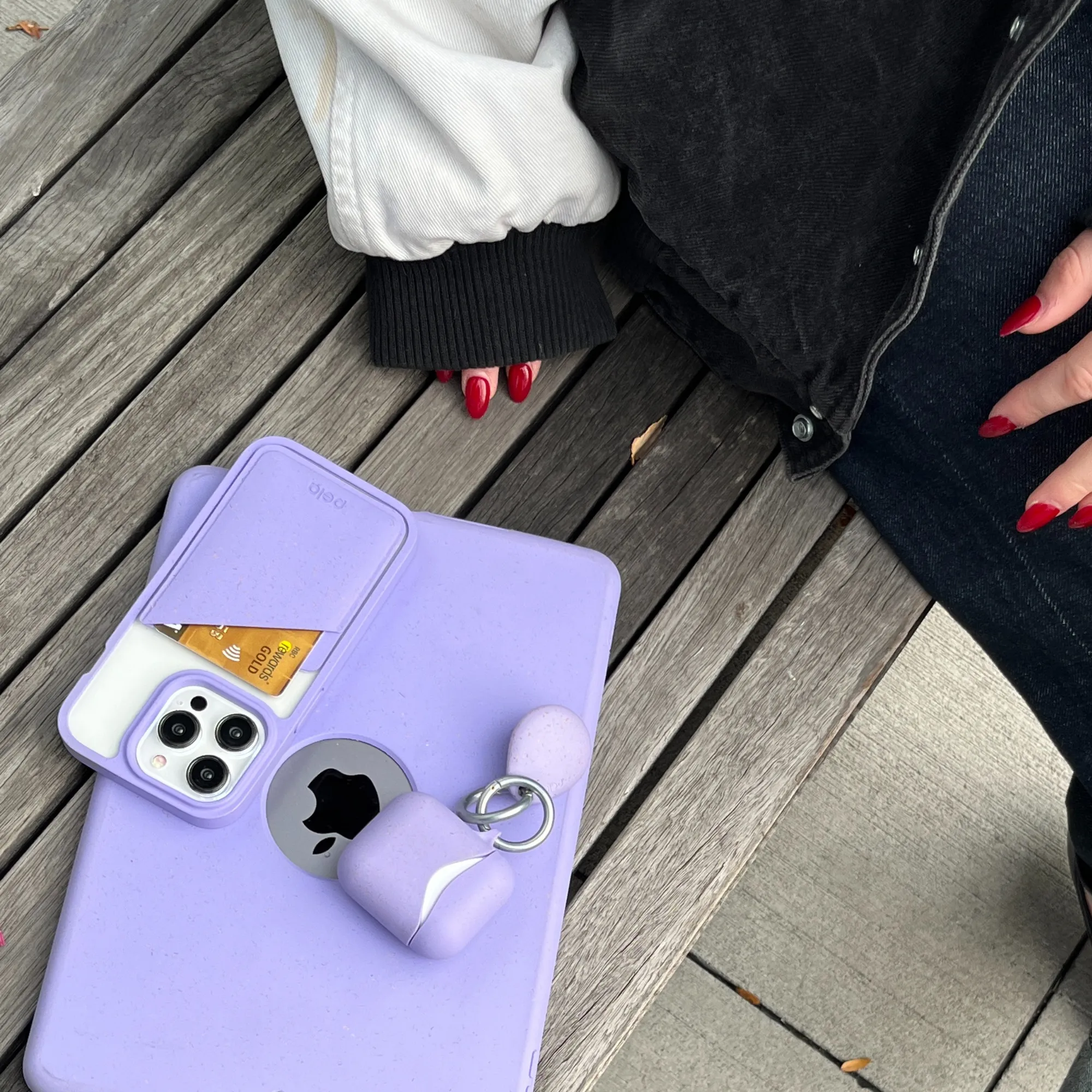 Lavender AirPods (1st and 2nd Generation) Case