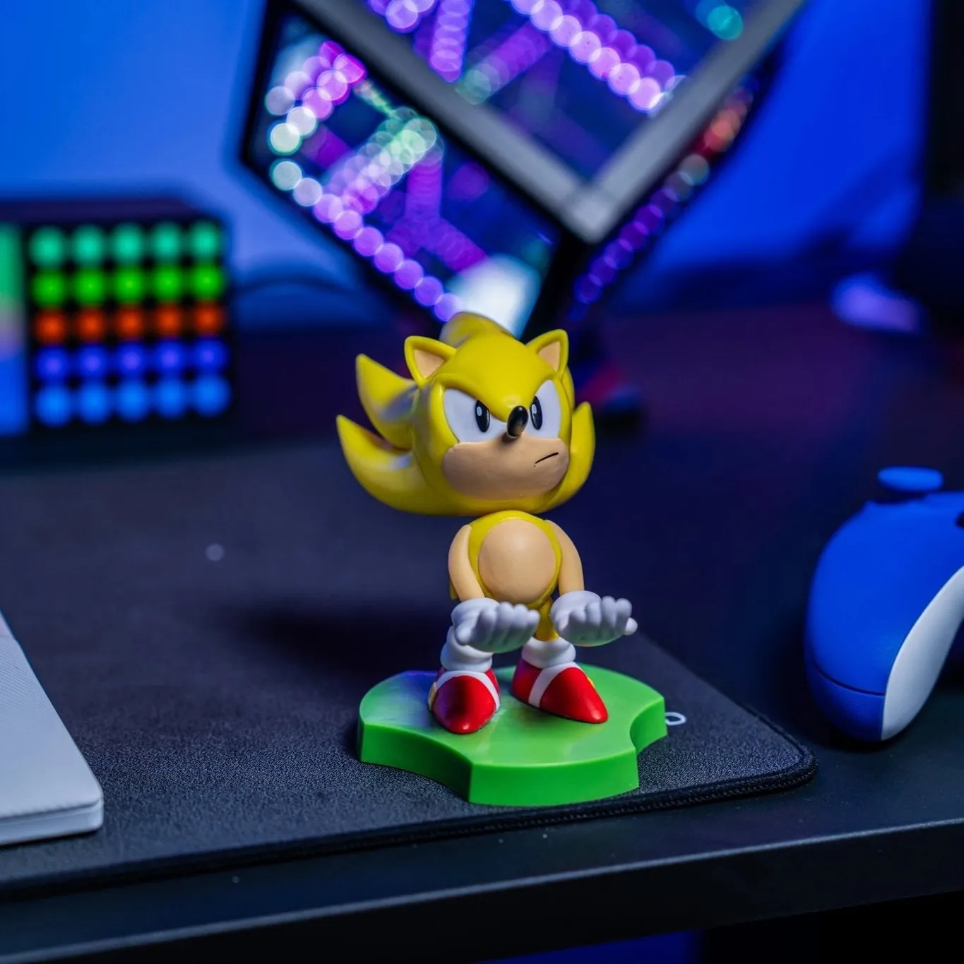 SEGA: Super Sonic Holdems, Mini Phone Stand and Device Holder